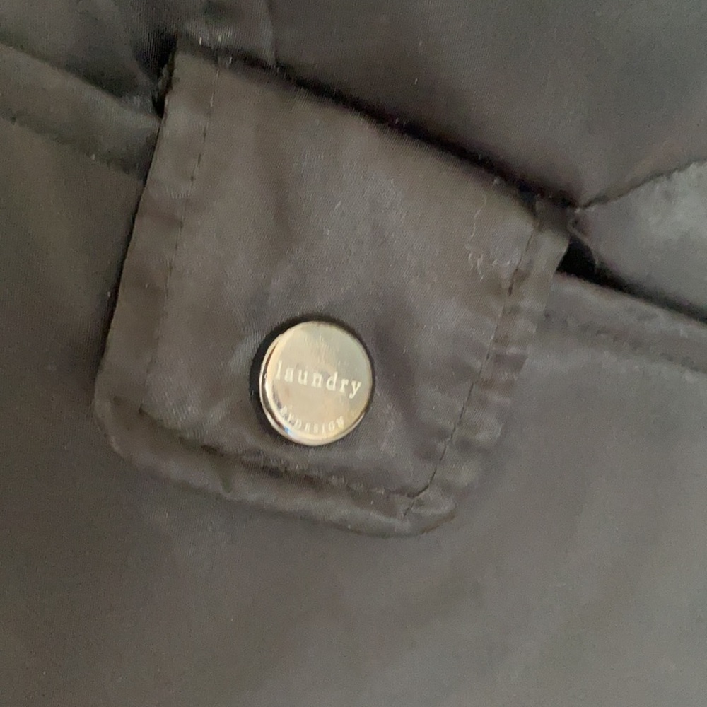 Laundry by Design Puffer Jacket. Size Large. Black. Has front pockets. - Picture 7 of 7